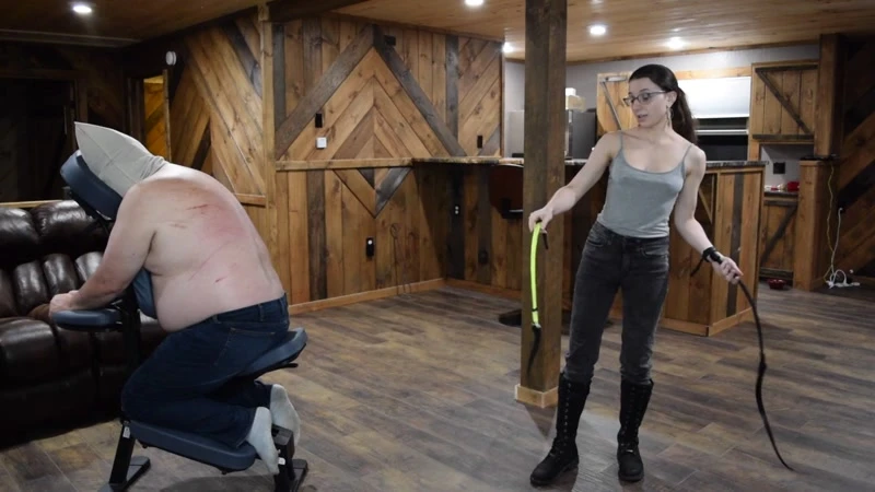 Mistress Mercer with Neoprene vsLeather Axels Dragon Quirt HD  (2023 | Mp4)