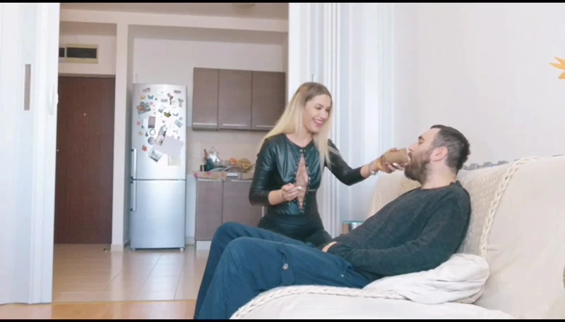 Natalie with Fattening my piggy for the holidays HD  (2023 | Mp4)