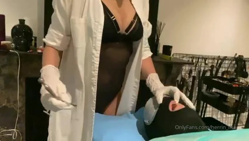 Herrrin Lisa – Dentist Dr Lisa HD  (2023 | Mp4)