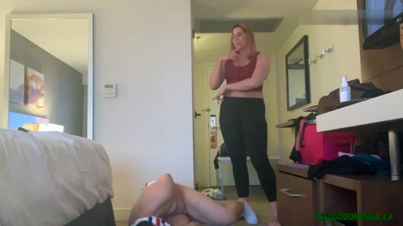 Annoying Slave with Princess Mia, Platinum FullHD  (2022 | MPEG-4)
