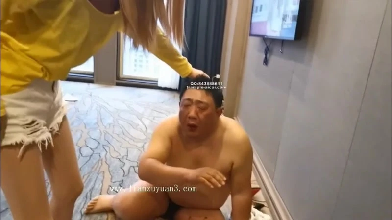 Cruelly kick lips with Krystal SD  (2022 | MPEG-4)