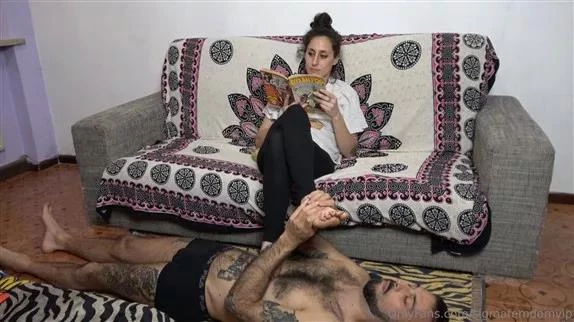 Musa Relaxes Her Feet On Her Doormat FullHD  (2025 | MPEG-4)