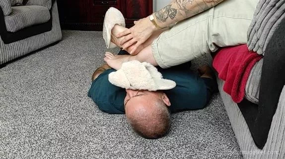 Miss Fair-Trade Feet - Footstool Steelballs HD  (2025 | MPEG-4)