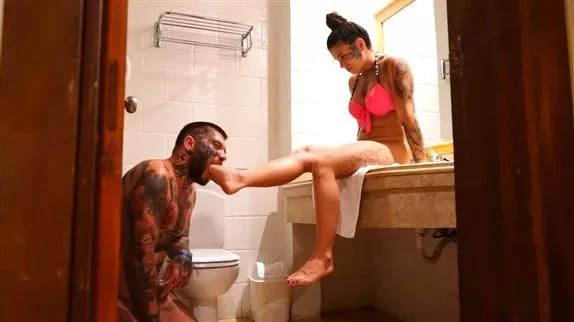 Princess Of Egypt Foot Gagging with Mira Cuckold FullHD  (2025 | MPEG-4)